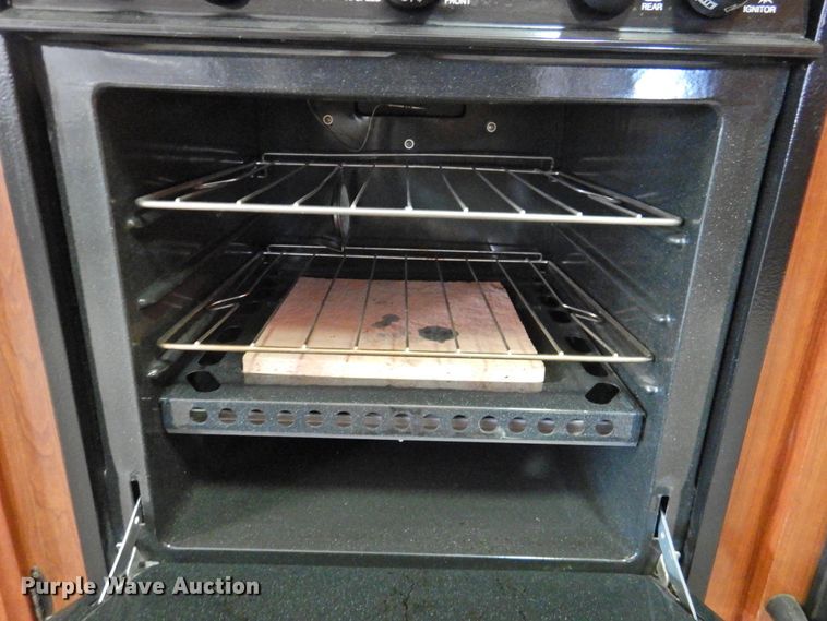 image for item DK2261 2006 Fleetwood Discovery 39L  RV