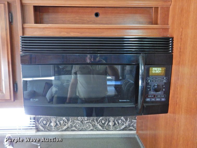 image for item DK2261 2006 Fleetwood Discovery 39L  RV