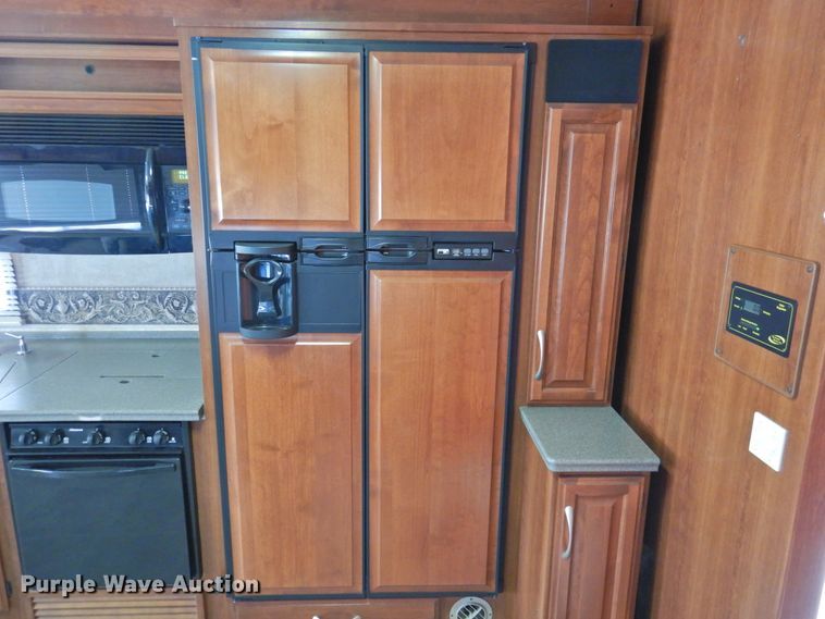 image for item DK2261 2006 Fleetwood Discovery 39L  RV