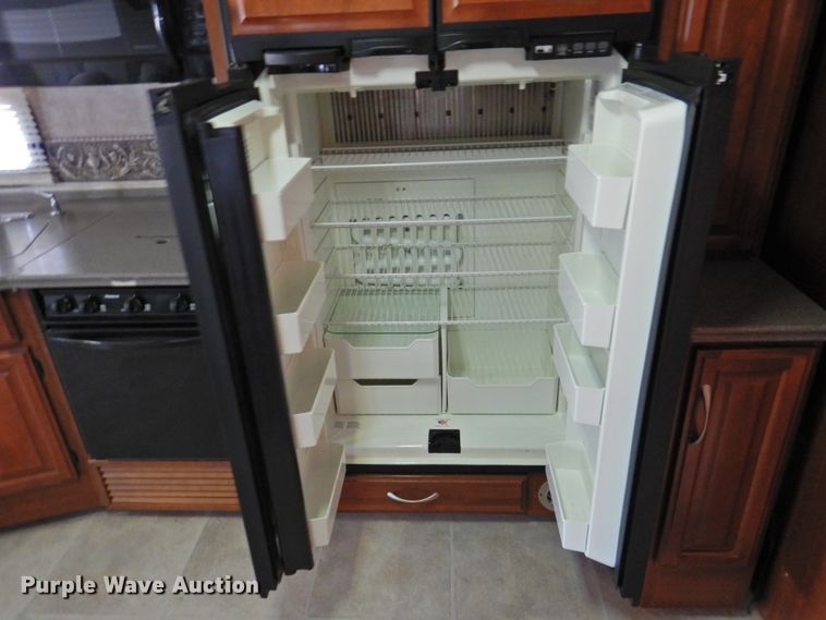 image for item DK2261 2006 Fleetwood Discovery 39L  RV