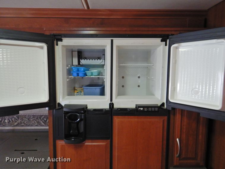 image for item DK2261 2006 Fleetwood Discovery 39L  RV