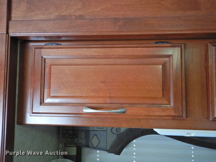 image for item DK2261 2006 Fleetwood Discovery 39L  RV