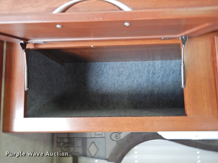 image for item DK2261 2006 Fleetwood Discovery 39L  RV