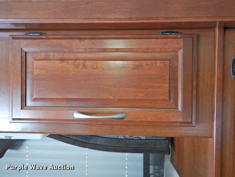 image for item DK2261 2006 Fleetwood Discovery 39L  RV