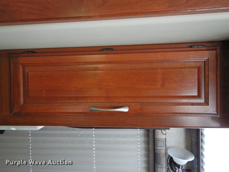 image for item DK2261 2006 Fleetwood Discovery 39L  RV