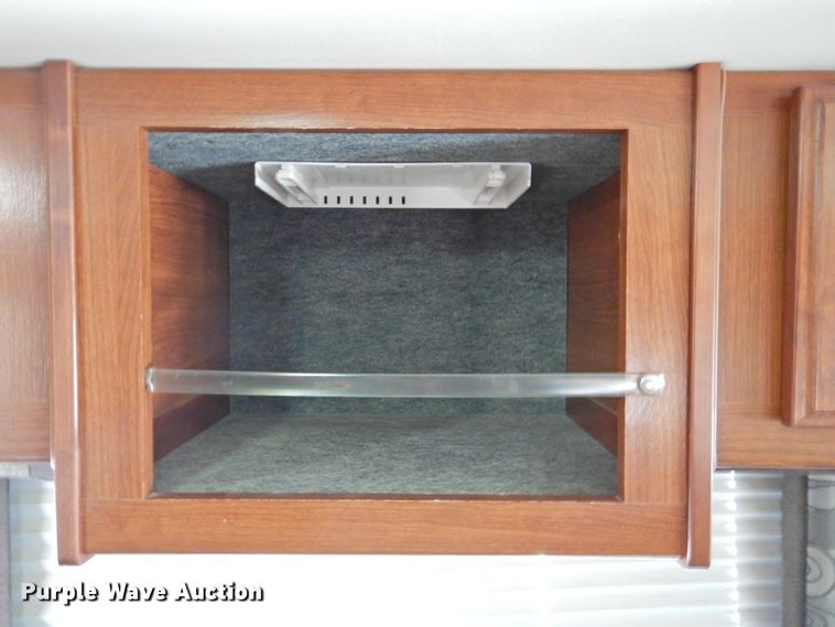 image for item DK2261 2006 Fleetwood Discovery 39L  RV