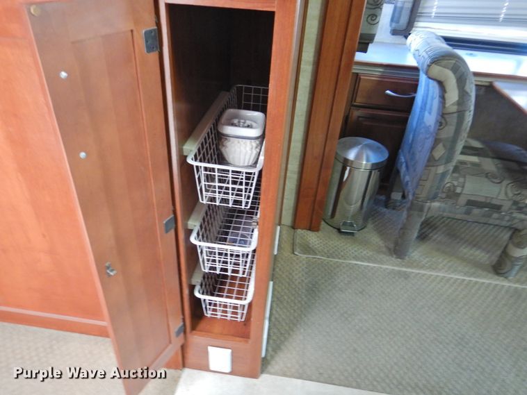 image for item DK2261 2006 Fleetwood Discovery 39L  RV