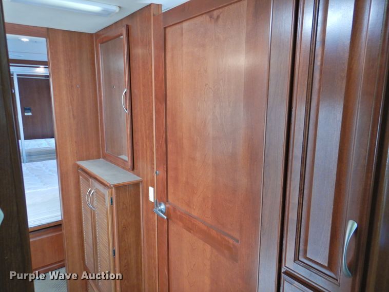 image for item DK2261 2006 Fleetwood Discovery 39L  RV