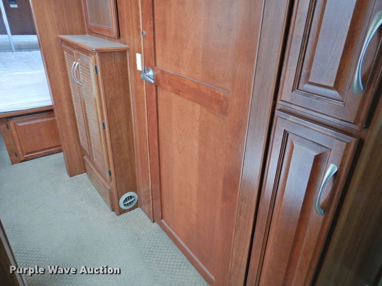 image for item DK2261 2006 Fleetwood Discovery 39L  RV