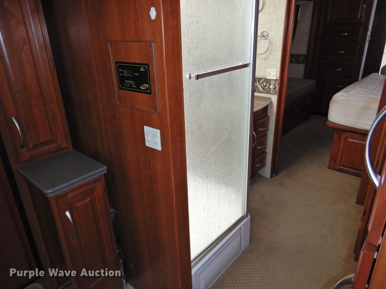 image for item DK2261 2006 Fleetwood Discovery 39L  RV