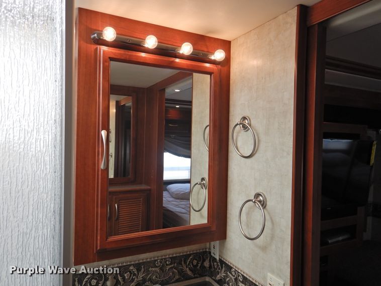 image for item DK2261 2006 Fleetwood Discovery 39L  RV