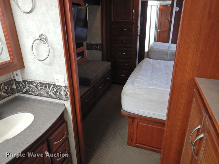 image for item DK2261 2006 Fleetwood Discovery 39L  RV