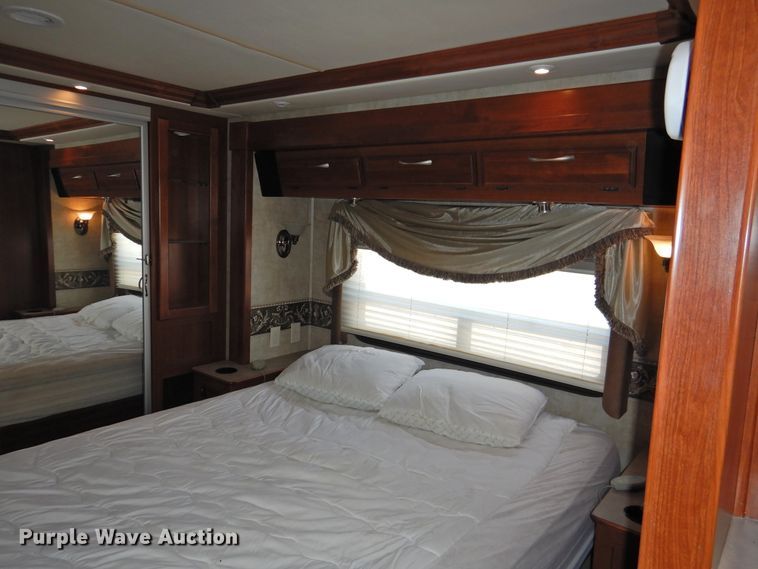 image for item DK2261 2006 Fleetwood Discovery 39L  RV