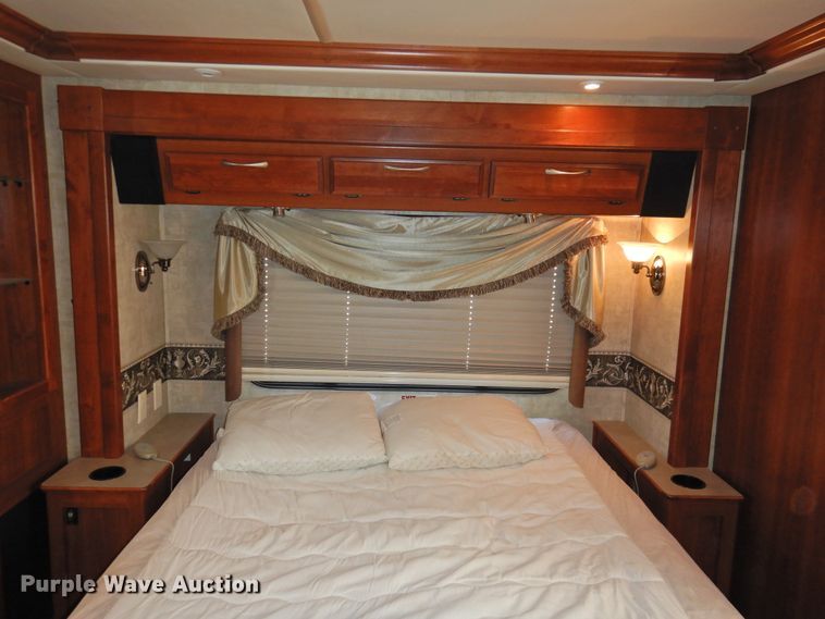 image for item DK2261 2006 Fleetwood Discovery 39L  RV