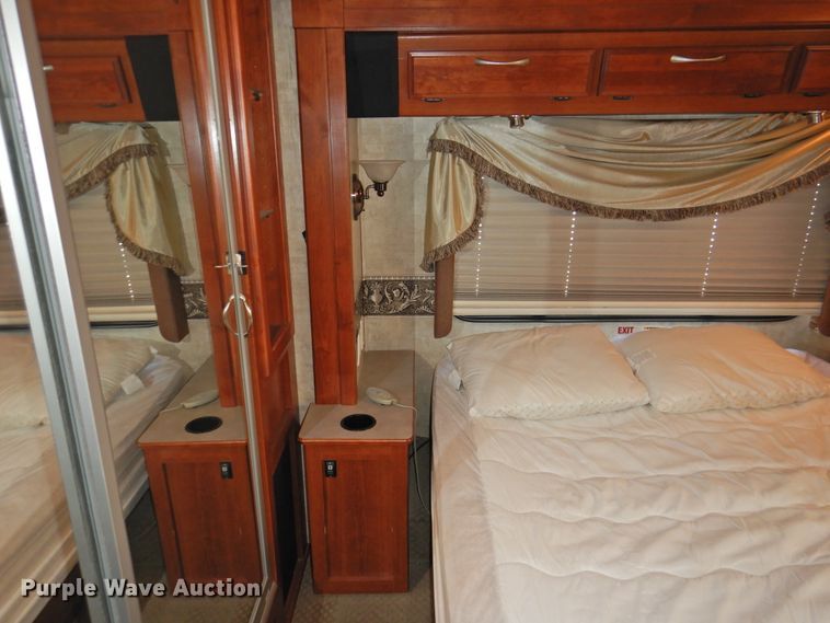 image for item DK2261 2006 Fleetwood Discovery 39L  RV