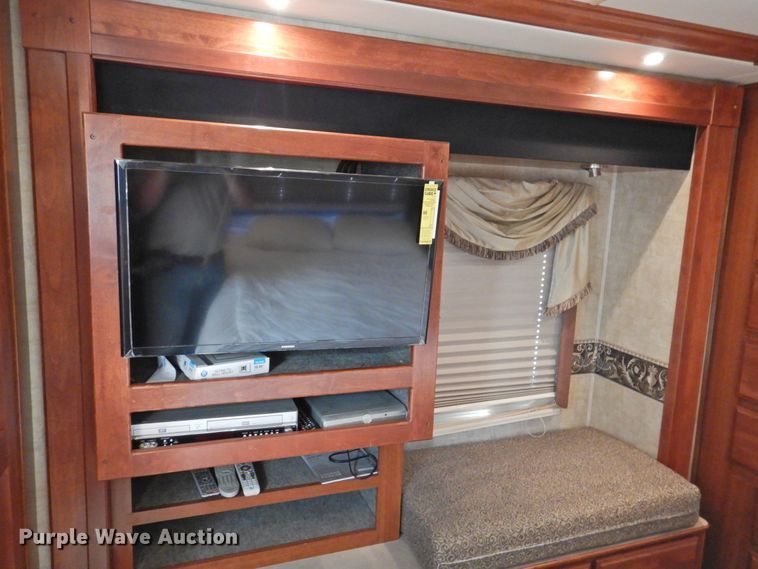 image for item DK2261 2006 Fleetwood Discovery 39L  RV