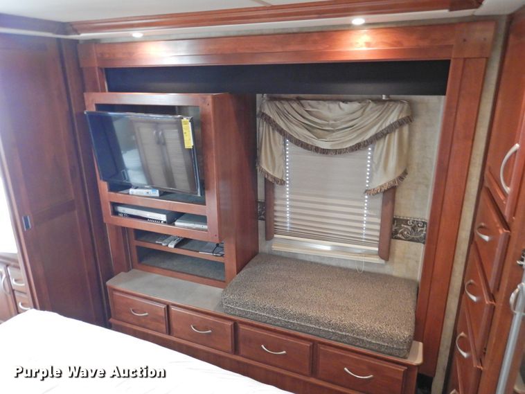 image for item DK2261 2006 Fleetwood Discovery 39L  RV