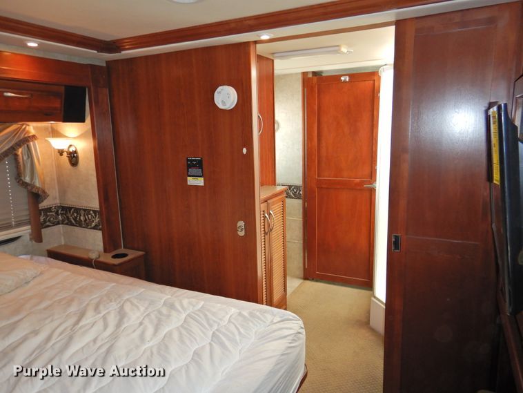 image for item DK2261 2006 Fleetwood Discovery 39L  RV