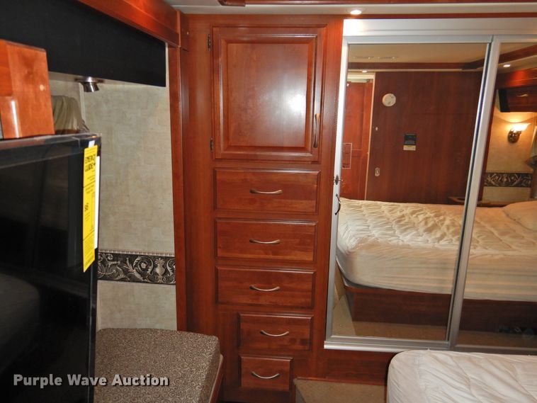 image for item DK2261 2006 Fleetwood Discovery 39L  RV