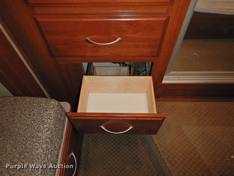 image for item DK2261 2006 Fleetwood Discovery 39L  RV