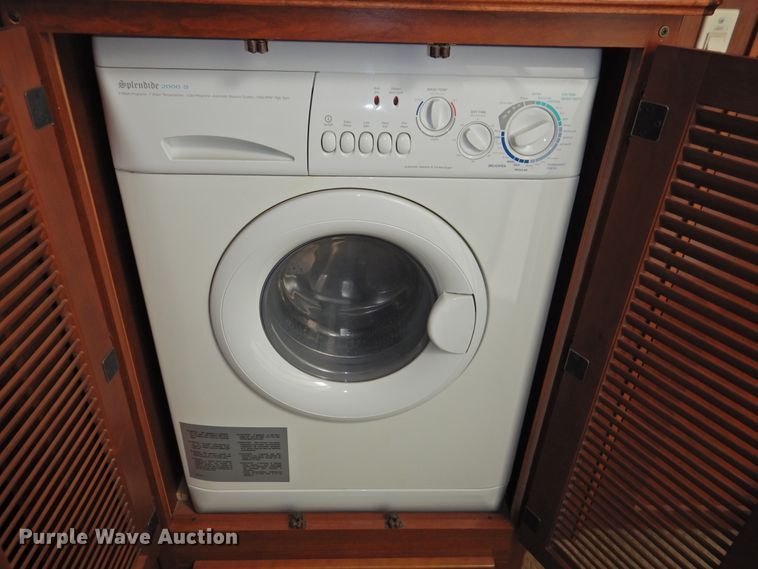 image for item DK2261 2006 Fleetwood Discovery 39L  RV