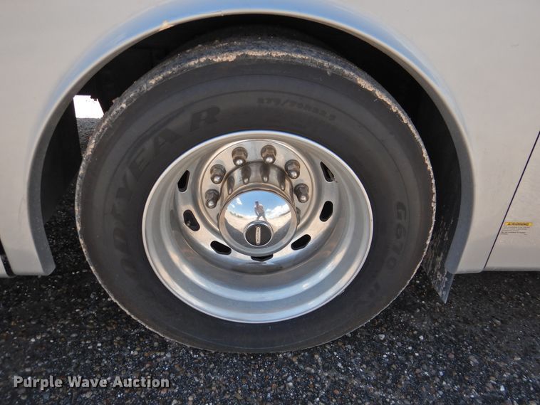 image for item DK2261 2006 Fleetwood Discovery 39L  RV