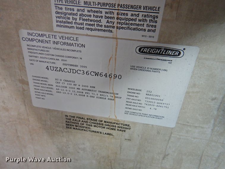 image for item DK2261 2006 Fleetwood Discovery 39L  RV