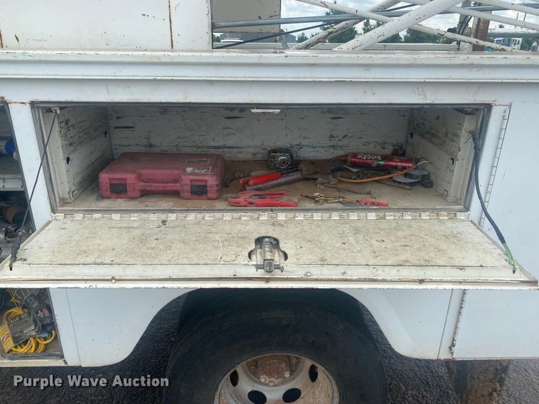 image for item DK8008 2001 Dodge Ram 3500  well pump hoist truck