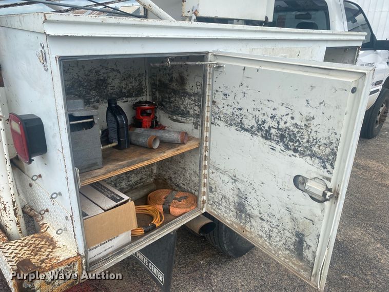 image for item DK8008 2001 Dodge Ram 3500  well pump hoist truck