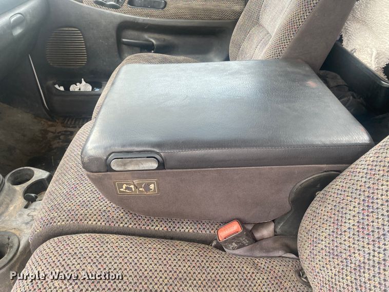 image for item DK8008 2001 Dodge Ram 3500  well pump hoist truck