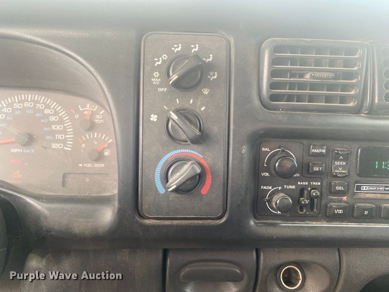 image for item DK8008 2001 Dodge Ram 3500  well pump hoist truck