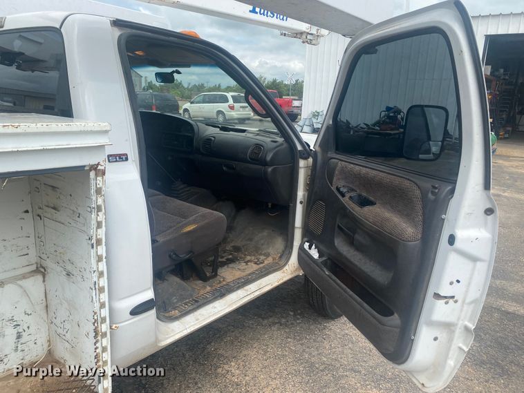 image for item DK8008 2001 Dodge Ram 3500  well pump hoist truck