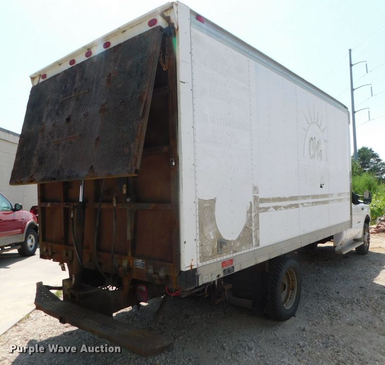 image for item DK8627 2003 Ford F450 Super Duty XL  box truck