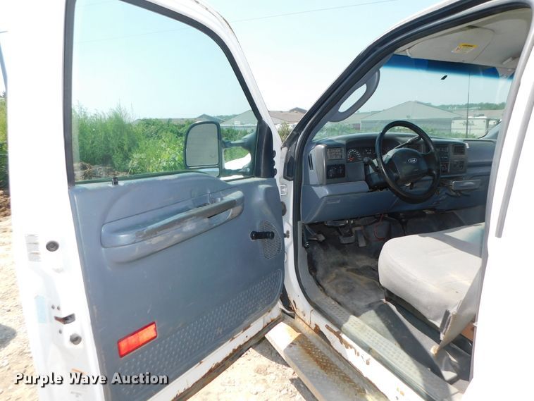 image for item DK8627 2003 Ford F450 Super Duty XL  box truck