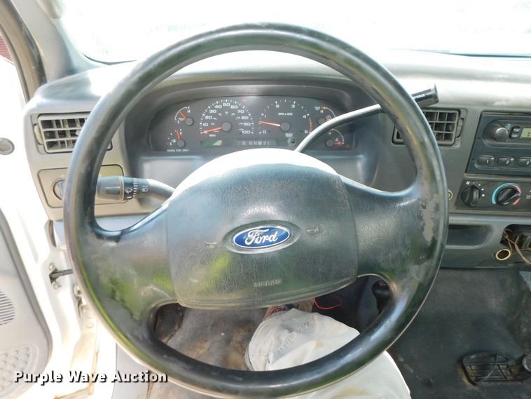 image for item DK8627 2003 Ford F450 Super Duty XL  box truck