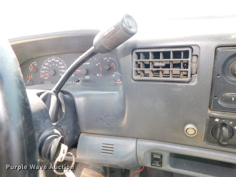 image for item DK8627 2003 Ford F450 Super Duty XL  box truck