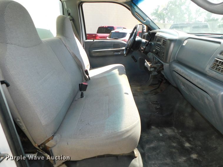 image for item DK8627 2003 Ford F450 Super Duty XL  box truck