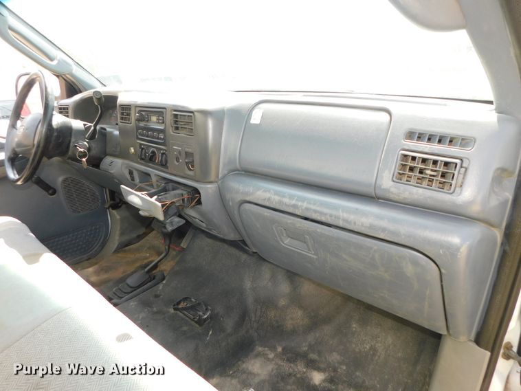 image for item DK8627 2003 Ford F450 Super Duty XL  box truck