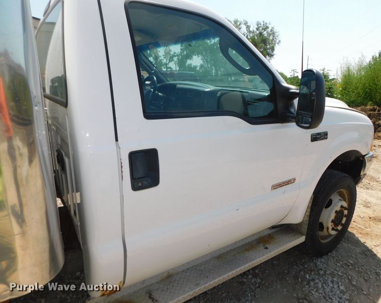 image for item DK8627 2003 Ford F450 Super Duty XL  box truck