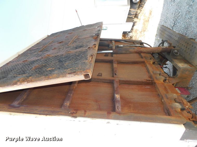 image for item DK8627 2003 Ford F450 Super Duty XL  box truck