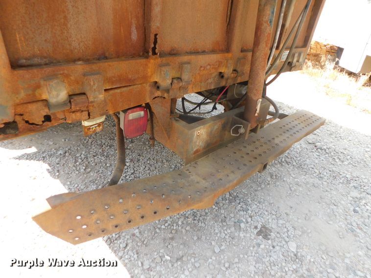 image for item DK8627 2003 Ford F450 Super Duty XL  box truck