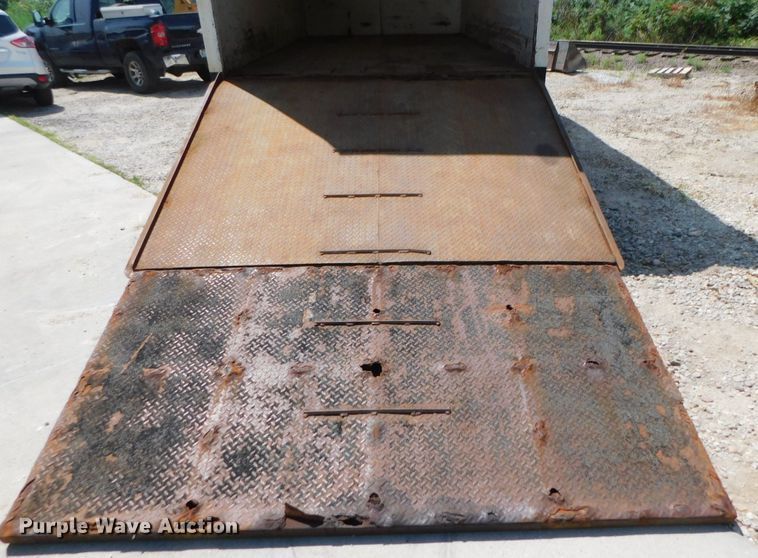 image for item DK8627 2003 Ford F450 Super Duty XL  box truck