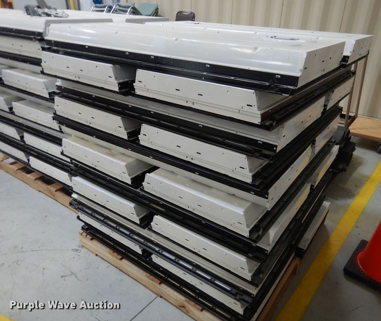 image for item DL0424 (65) florescent light fixtures