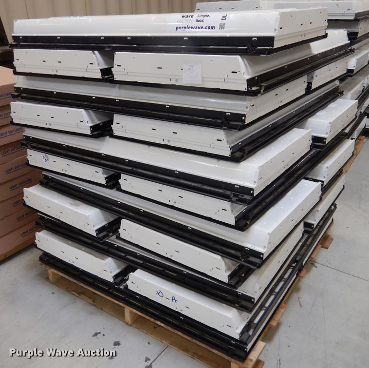 image for item DL0424 (65) florescent light fixtures