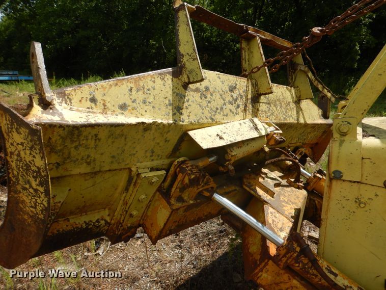 image for item DL0499 Allis-Chalmers  dozer