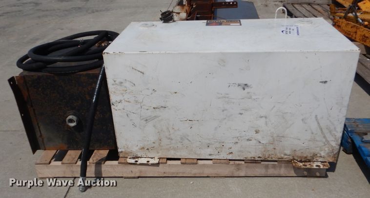 image for item DL3375 (2) tanks