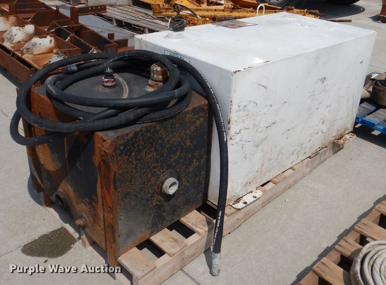 image for item DL3375 (2) tanks