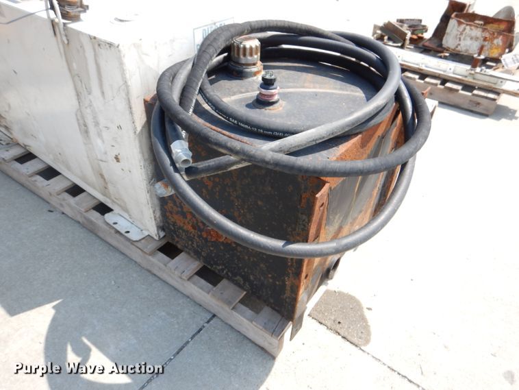 image for item DL3375 (2) tanks