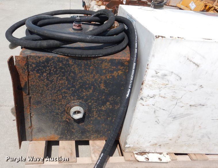 image for item DL3375 (2) tanks