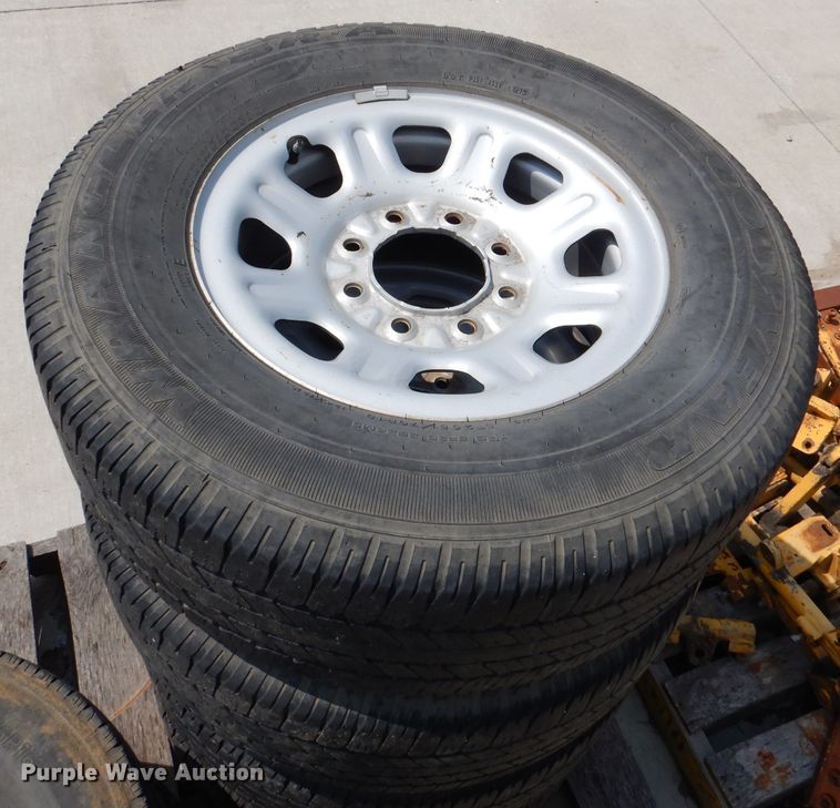 image for item DL3381 Tires and wheels